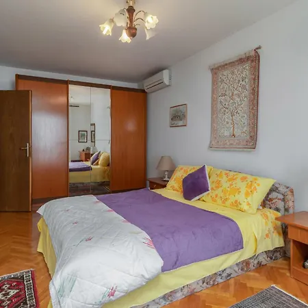 Stunning In Apartment *